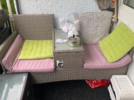 Sitzbank mit Glastisch - Taufkirchen (Landkreis München)