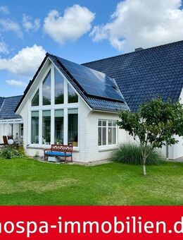 Gepflegtes Einfamilienhaus mit Garage, Carport, Wintergarten, PV-Anlage und vielen Extras mehr! - Bredstedt