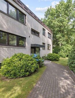 Hochwertige 2-Zimmer-Wohnung in Blankenese mit sonnigem Balkon und Blick ins Grüne - Hamburg