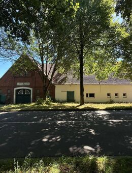 Auf einem 2.295 m² großen Grundstück steht diese Hofstelle im Zentrum von Bünde-Dünne... - Bünde