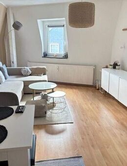 Altbau - Charmant - Hell - Großzügig - 2 Räume - Küche - Wannenbad mit Fenster - zentrale Lage von MH-Saarn - Mülheim (Ruhr)