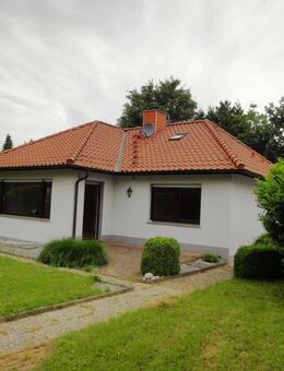 ANFRAGENSTOPP! EINFAMILIENHAUS MIT GARTEN UND 2 GARAGEN - Soest