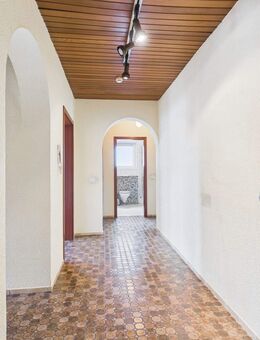 Gepflegte Etagenwohnung in ruhiger Sackgasse mit Garage und Balkon in Saarbrücken Bübingen - Saarbrücken