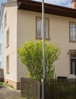Doppelhaushälfte mit vielseitigem Potenzial - Kapitalanlage oder neues Zuhause für die Familie - Lörrach