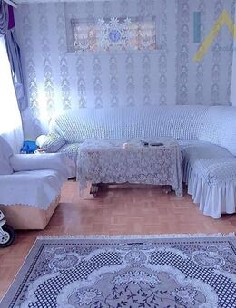 Vermietetes 2 Familienhaus mit 5 Garagen in zentraler Lage - Dillenburg