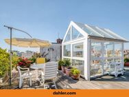 Dachgeschoss mit privatem Wellnessbereich und großzügiger Terrasse - Berlin