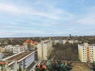 Jetzt zugreifen: Über den Dächern Münchens - Gepflegte Etagenwohnung mit Balkon in Vorstadtlage - München