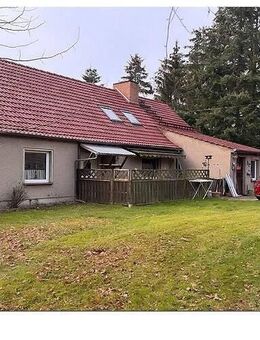 Wohnhaus mit Einliegerwohnung und Scheune auf großem Grundstück zu verkaufen - Gägelow