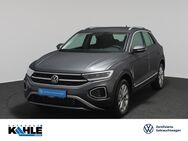 VW T-Roc, 2.0 TDI Style vor, Jahr 2024 - Wunstorf