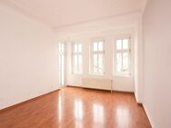 Traumhaft: 2-Zimmer-Wohnung in Weißensee - Fußläufig zum See - mit BALKON *BEZUGSFREI* - Berlin