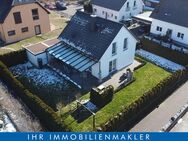 Familienfreundliches Einfamilienhaus mit Photovoltaikanlage, Wärmepumpe, Einbauküche und Garage in ruhiger und naturnaher Stadtrandlage - Halle (Saale)