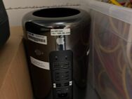 Diverse Apple PC aus Inventar einer Agentur für Postproduction