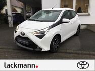 Toyota Aygo, 1.0 X-Play Team D, Jahr 2021 - Wuppertal