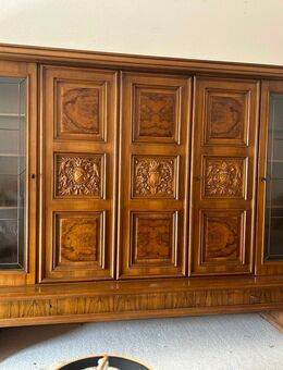 Massiv Holzschrank - München