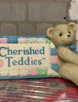 Großer Werbeschriftzug Cherished Teddies - Gladbeck
