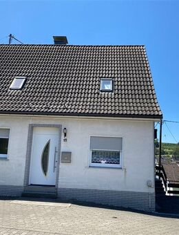 Kompl. renovierte Doppelhaushälfte als ETW in Halberbracht! - Lennestadt
