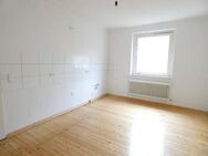 ** Moderne Altbauwohnung mit Wohnküche, Loggia und Dielenböden ** - Essen