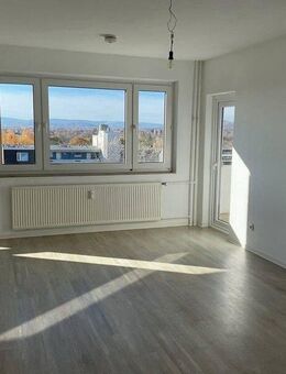 Top renovierte 2-Zimmer-Wohnung mit Balkon - Hannover