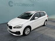 BMW 218, i Active Tourer Advantage, Jahr 2021 - München