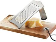 GEFU Käsereibe FORMAGGIO, Edelstahl 18/10, Holz, (Set, Gourmetreibe, Servierbrett), extrem scharfe Klinge