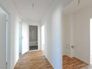 Hoch hinaus in die 6. Etage- 4 Raum Wohnung mit Balkon - Halle (Saale)