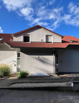 Etagenwohnung in Toplage mit Aufzug und Blick über Saarbrücken! - Saarbrücken