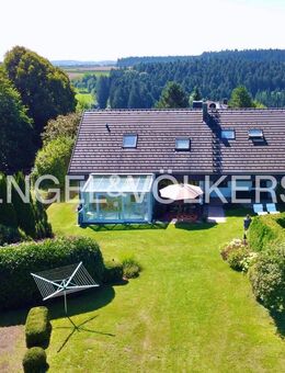 Exklusives Anwesen in Peterzell: Luxuriöses Wohnen mit großem Garten im Herzen des Schwarzwaldes! - Alpirsbach