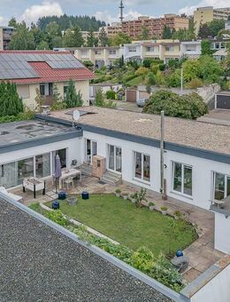 Einfamilienhaus mit tollem Garten und zwei Eingängen - Villingen-Schwenningen