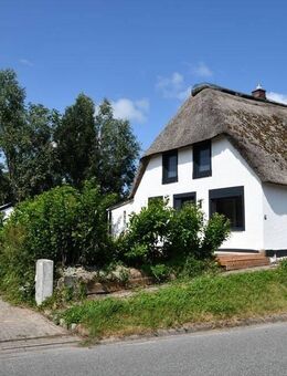 Historisches Reihenendhaus unter Reet im Herzen der Halbinsel Nordstrand - Nordstrand