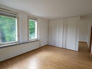 Geräumige 2-Zimmer-Wohnung mit großer Dachterrasse in der Nähe von Fachhochschule und Bahnhof - Coburg