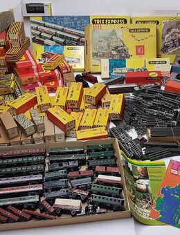 alte Trix Express H0 Modellbahnanlage, 50/60er Jahre, 18 Loks, >80 Wagen, vieles noch OVP und nahezu unbenutzt, Schienen, div. Zubehör - Bovenden