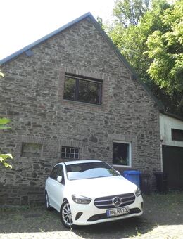 Massives Bruchsteinhaus, Alleinlage, großes Waldgrundstück, Hanglage - Hellenthal