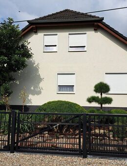 Sehr schönes Einfamilienhaus mit Einliegerwohnung und voll unterkellert - Rathenow