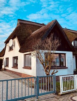 repräsentatives Kapitänshaus mit Einliegerferienwohnung unter Reet, ca. 1424 m² Grundstück - Graal-Müritz (Ostseeheilbad)
