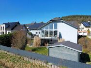 RESERVIERT Ruhig gelegenes, schönes Wohnhaus mit Wintergarten, überdachter Terrasse, Balkon, Garten, Gartenhaus, Doppelgarage, PV-Anlage RESERVIERT - Oberstadtfeld