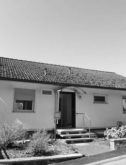 Erdgeschosswohnung in ruhiger Sackgasse mit großem Garten und traumhaftem Burgblick! - Lindenfels