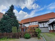 Fachwerktraum für Pferdehalter mit großem Wohnhaus, Offenstall, Nebengebäuden, Reitplatz, Eigen- und Pachtland in Ortslage! - Wächtersbach