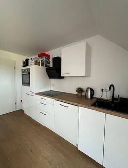 Moderne 2 Zimmer Dachgeschosswohnung in Sankt Johannis - komplett saniert - Nürnberg