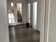 Stilvolle 4-Zimmer-Dachgeschosswohnung mit Gartenparadies - Esslingen (Neckar)
