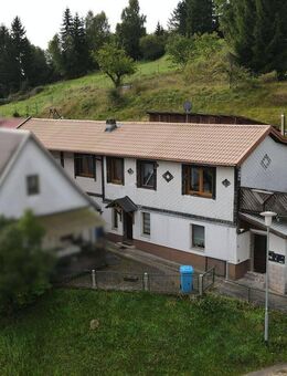 Einfamilienhaus in Form einer Doppelhaushälfte am Waldrand! - Schleusingen