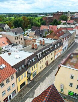 Investieren mit Substanz - Gepflegtes Mehrfamilienhaus mit Stellplätzen! - Calbe (Saale)