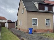 Doppelhaushälfte mit großem Potenzial in beliebter Lage von Werdau - Werdau