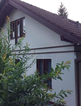 Wohnhaus mit 2 Garagen und PKW-Stellplatz in Loßburg - Betzweiler! - Loßburg