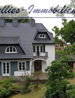 Villa mit Garage und parkähnlichem Grundstück in Hankensbüttel - Hankensbüttel