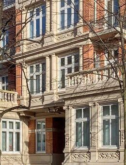 Solide Kapitalanlage unter Denkmalschutz: 2-Zimmer-Wohnung im Hochparterre in Hamburg in Alsternähe - Hamburg