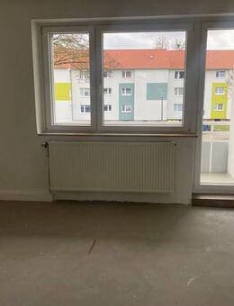 Renovierte 2-Zimmer-Wohnung mit Balkon - Bremen