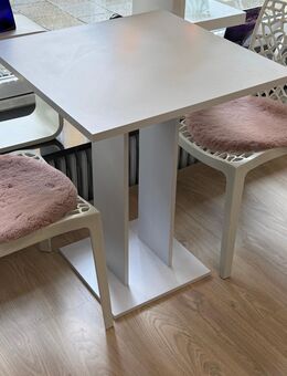 Tisch mit 2 Stühlen - weiß - München Bogenhausen