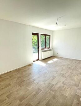++ Helle 3-Zimmer-Wohnung mit Balkon und Einbauküche in Top-Lage - frisch renoviert! ++ - Lüneburg