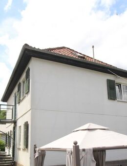 Haus mit 2 Wohneinheiten in zentraler Lage + 5 Stellplätzen - Eppstein