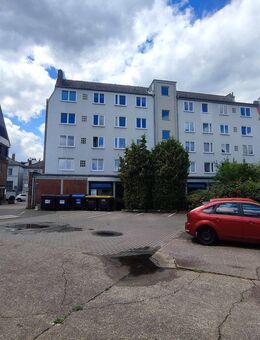 4-Zimmerwohnung in der City - 116 qm - Balkon, Bad und WC, Parkplatz - bezugsfertig und -frei - Bielefeld
